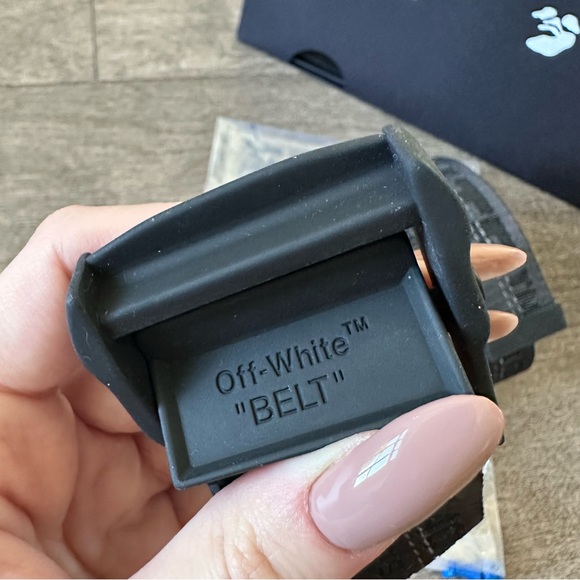 NWT Authentic OFF-WHITE Classic Industrial Belt - Picture 3 of 11